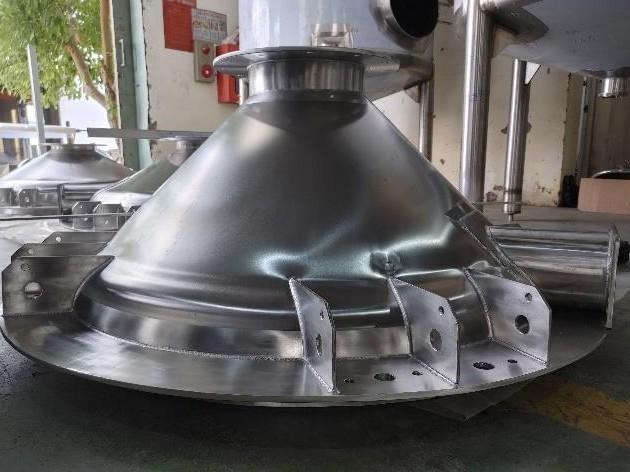 Stainless steel flow plates and hoppers
