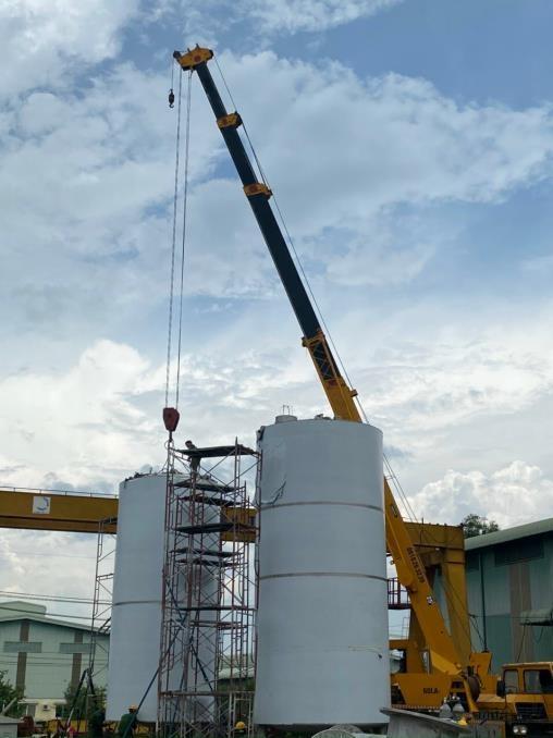 100KL cladded silo installed on site for milk powder plant